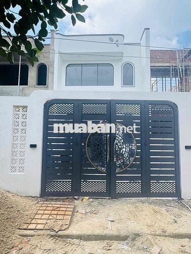 bán nhà gần cổng mp1. nhà đẹp giá rẻ.