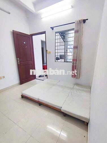 Cho thuê phòng cửa sổ trời ở trung tâm quận 1, gần ĐH Sài Gòn