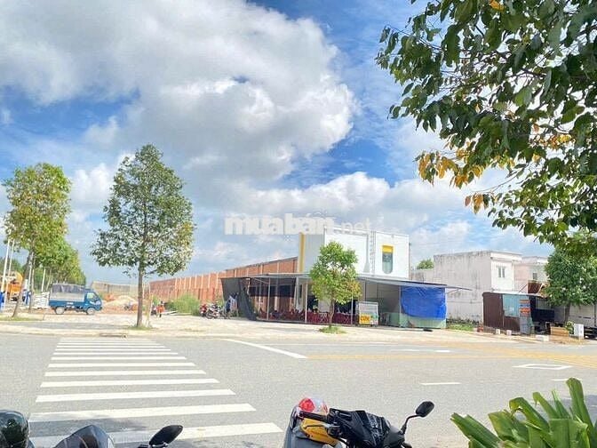 Bán Nhà trọ 7 phòng với 1 kiot + Đất giá 1ty7 /250m2 sổ sẳn