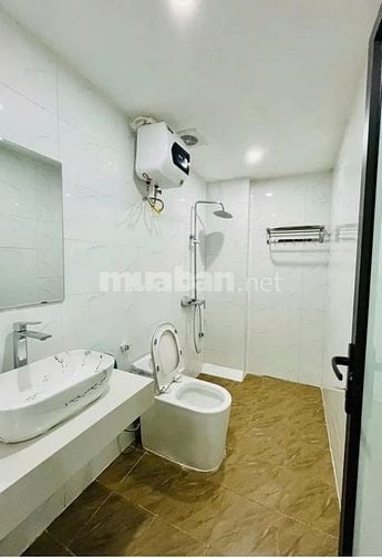 Bán Gấp Siêu Phẩm Trường Chinh, ở ngay, gần phố, 30m, 6 tầng, giá 9 tỷ