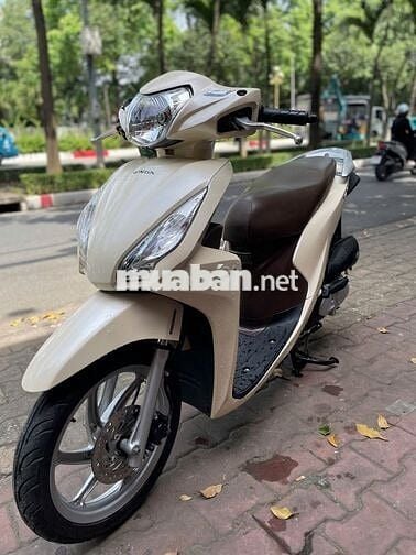 Honda Vision 2019 màu Kem