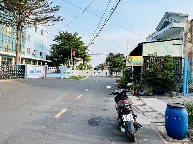 Kẹt tiền bán gấp lô đất 192m2 ngay Tân Thông Hội, Sẵn thổ cư, 860tr