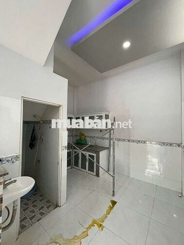 Nhà nằm ngay mặc tiền đường Nguyễn Văn Bứa DT:4m-12m giá 480tr