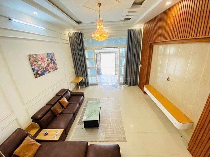 Bán nhà MT Thạnh Xuân 39, 1tr 2 lầu 1 tum , Gía chỉ 4,7 tỷ . Qúa rẻ