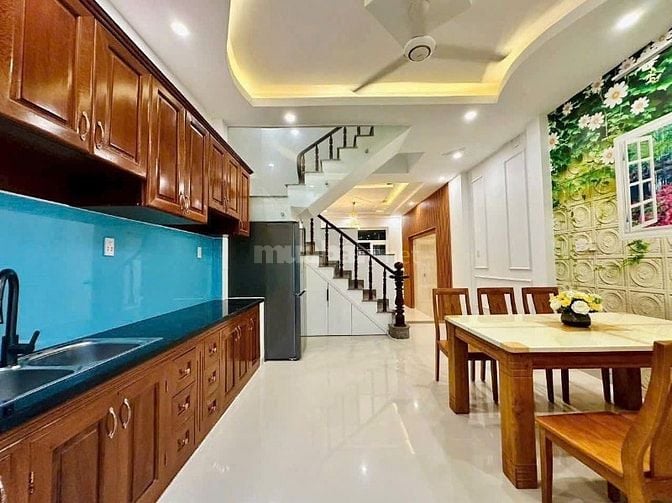 Bán nhà MT Thạnh Xuân 39, 1tr 2 lầu 1 tum , Gía chỉ 4,7 tỷ . Qúa rẻ