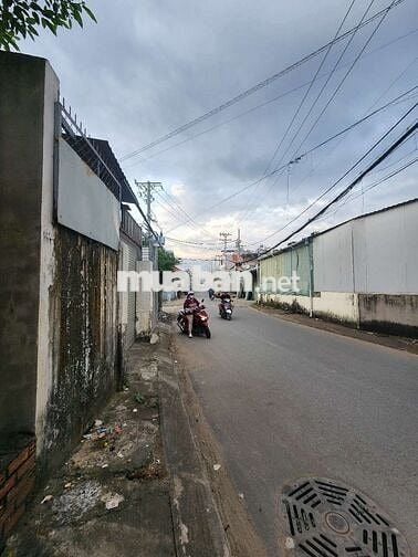 Đất mặt tiền thạnh lộc 31 ngay ngã tư ga