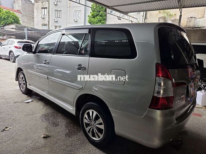 Toyota Innova 2015 2.0E Bạc