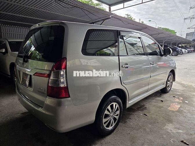 Toyota Innova 2015 2.0E Bạc