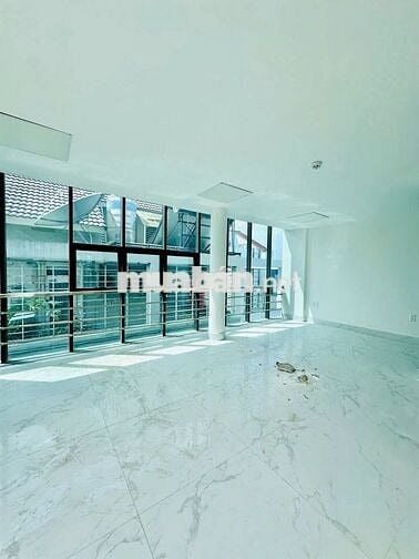 SIÊU PHẨM QUẬN 10 !! – 226A THÀNH THÁI – 5 tầng 7x18m có thang máy !