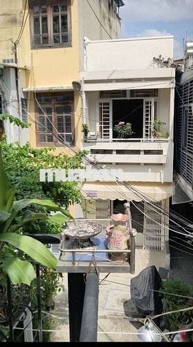 Quận 1  - 1 căn HXH - 2 tầng - 2Pn - 3.9T - TRẦN ĐÌNH XU