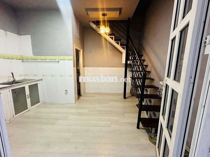 Quận 1  - 1 căn HXH - 2 tầng - 2Pn - 3.9T - TRẦN ĐÌNH XU