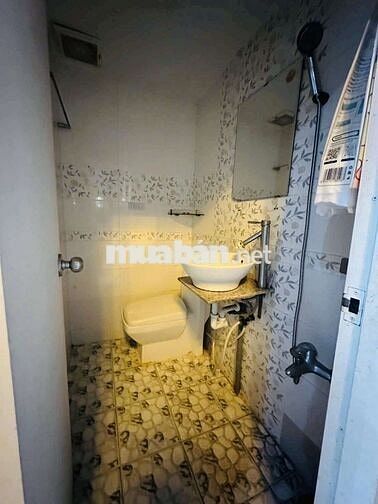 Quận 1  - 1 căn HXH - 2 tầng - 2Pn - 3.9T - TRẦN ĐÌNH XU