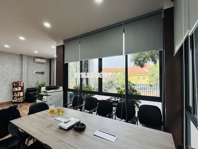 CẦN CHO THUÊ LẠI VĂN PHÒNG TẦNG 1 – GÓC 2 MẶT TIỀN ĐƯỜNG PHÚ THUẬN, Q7