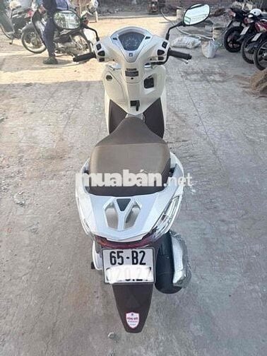 Honda Lead 2017 Trắng kem