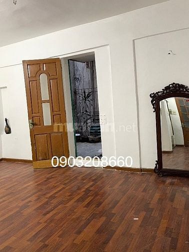 căn góc tầng 2, 80m, 2PN, trung tâm Đống Đa