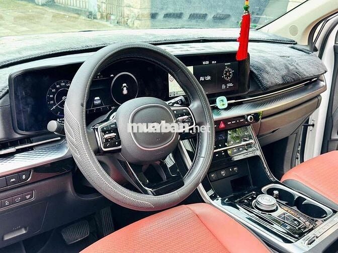 Kia Carnival 2023 Signature 2.2D - 50000 km