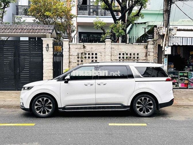 Kia Carnival 2023 Signature 2.2D - 50000 km