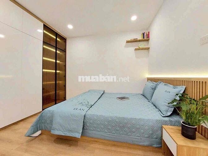 Bán căn hộ TT đẹp ,8/3 HBT, 2 ngủ, oto đỗ chân toà nhà,view đẹp 80m