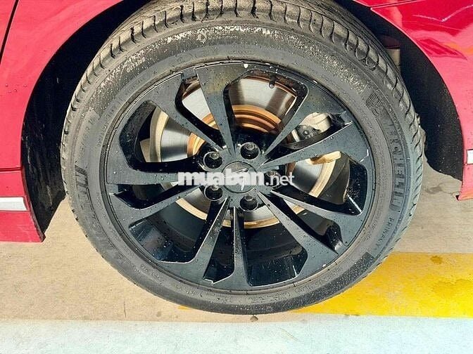 Vinfast Lux A 2021 Plus Đỏ