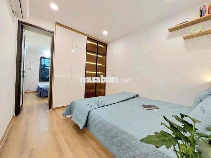 Bán căn hộ TT đẹp ,8/3 HBT, 2 ngủ, oto đỗ chân toà nhà,view đẹp 80m