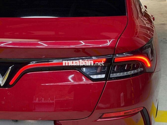 Vinfast Lux A 2021 Plus Đỏ