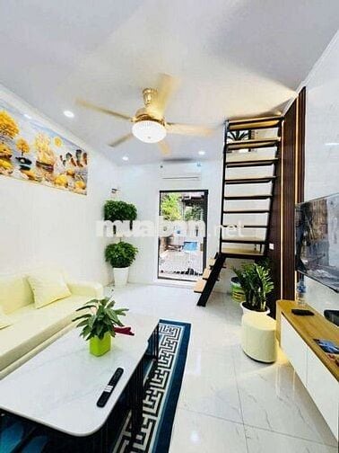 Nhỉnh 2 tỷ tập thể Bạch Mai, tầng 2, 60m, 2N1WC, full nội thất, ở ngay