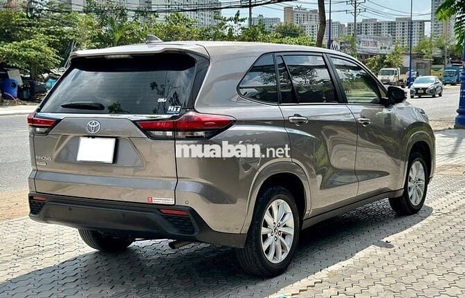 Toyota innova Cross 2.0 CVT 2025 - 18,000 Km.