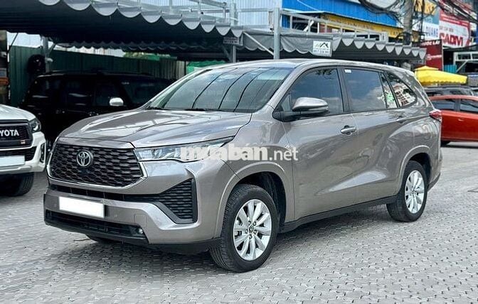 Toyota innova Cross 2.0 CVT 2025 - 18,000 Km.