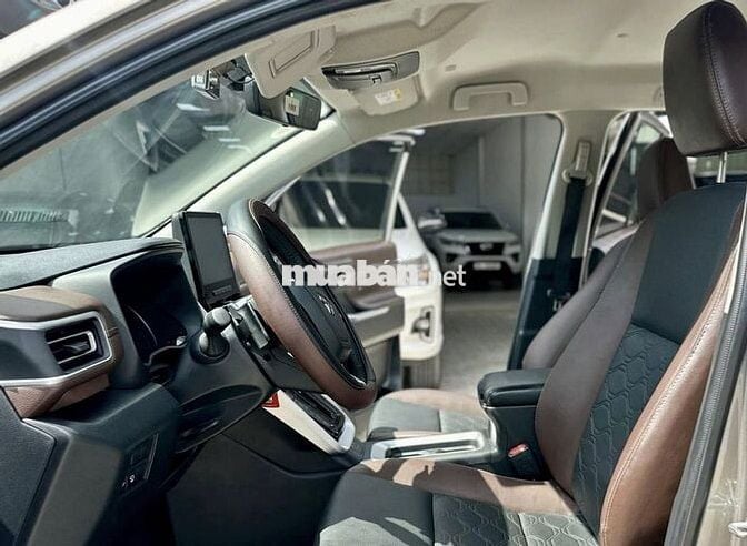 Toyota innova Cross 2.0 CVT 2025 - 18,000 Km.