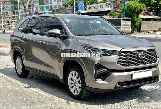 Toyota innova Cross 2.0 CVT 2025 - 18,000 Km.