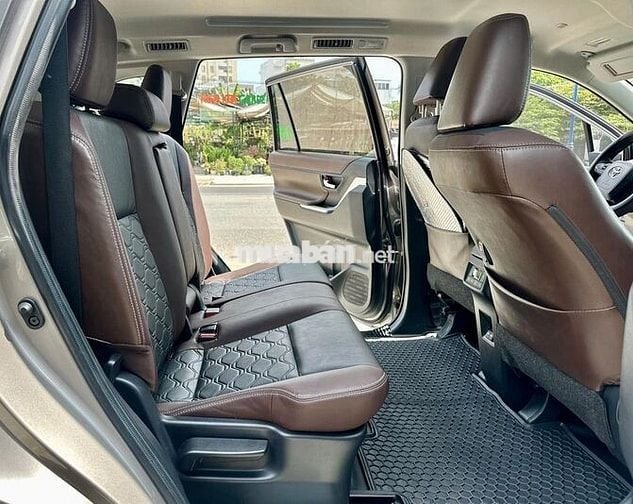 Toyota innova Cross 2.0 CVT 2025 - 18,000 Km.