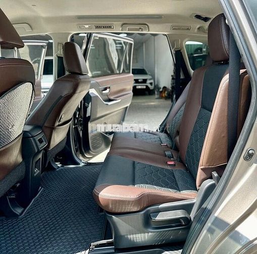 Toyota innova Cross 2.0 CVT 2025 - 18,000 Km.