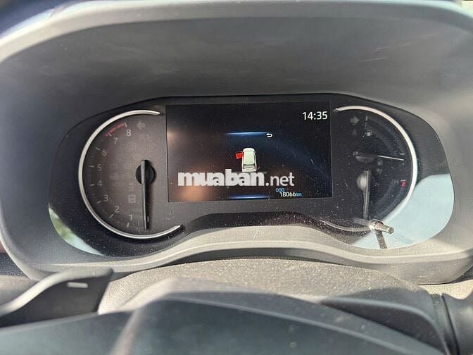 Toyota innova Cross 2.0 CVT 2025 - 18,000 Km.