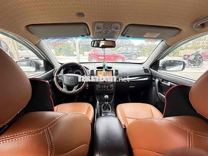Kia Sorento 2014 số sàn