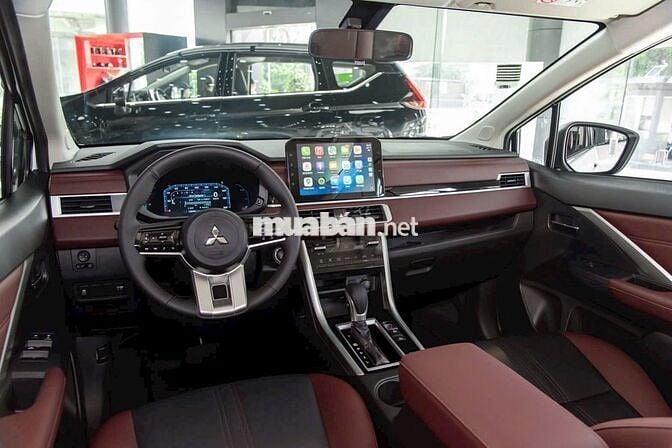 Xpander Cross NEW / Giảm 100% TB /Xe sẵn giao ngay