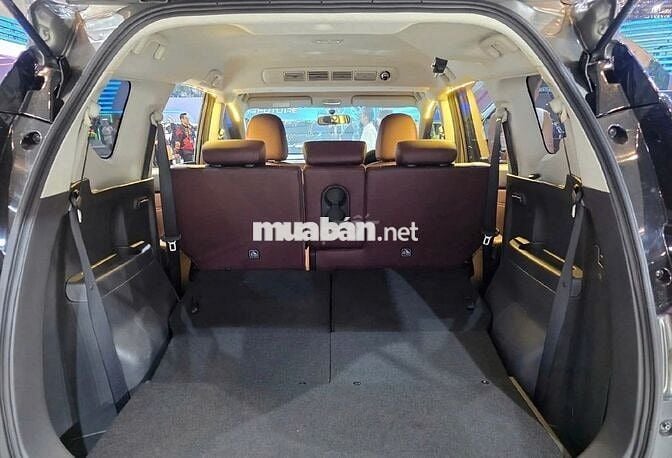 Xpander Cross NEW / Giảm 100% TB /Xe sẵn giao ngay