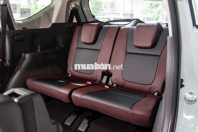 Xpander Cross NEW / Giảm 100% TB /Xe sẵn giao ngay