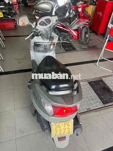 Suzuki Sapphire màu Xám