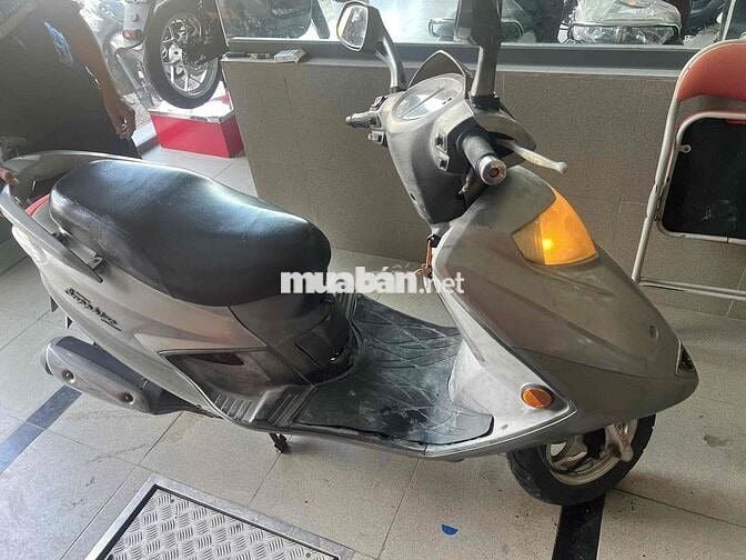 Suzuki Sapphire màu Xám