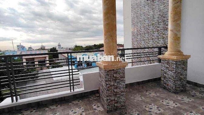 🆘🆘BÌNH TÂN-  67 m —   4.5 x 15Trệt  3lầu  san thượng  4 PN  HẺM 6 m