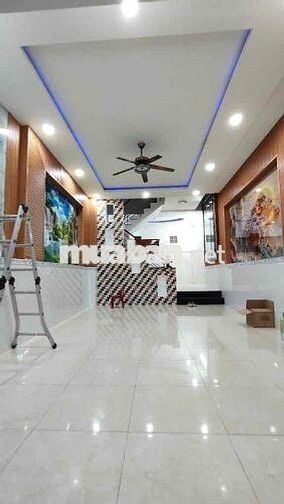🆘🆘BÌNH TÂN-  67 m —   4.5 x 15Trệt  3lầu  san thượng  4 PN  HẺM 6 m