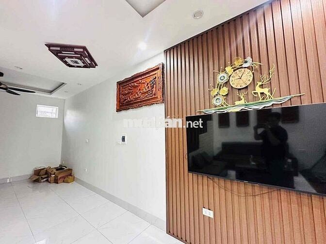 Bán nhà Gần Vinsart_Ô Tô Lùi cửa_40m x 5 Tầng, Dân xây chắc chắn