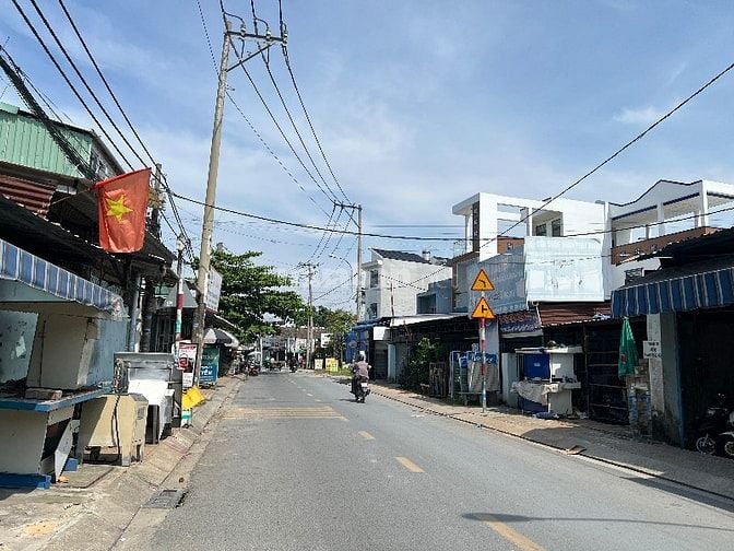 Mặt Tiền Kinh Doanh 654M2 - Ngang 5M nở hậu 17M - Dòng tiền 800Tr/Năm