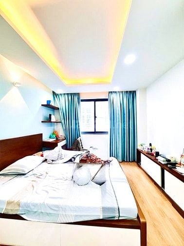 Nhỉnh 8 tỷ, có ngay nhà đẹp 4 tầng phố đi bộ Bùi Viện Q1