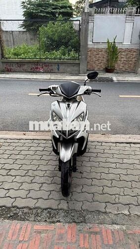 Yamaha Novo 4 2011 Bạc