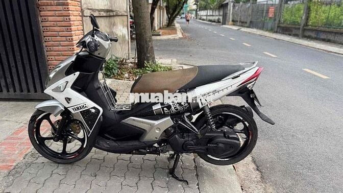 Yamaha Novo 4 2011 Bạc