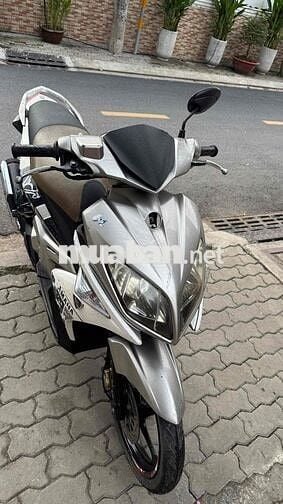 Yamaha Novo 4 2011 Bạc