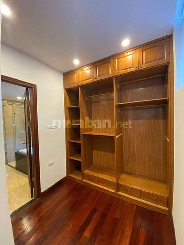 NHÀ ĐẸP - VỊ TRÍ TRUNG TÂM TÂY HỒ - APARTMENT - 8 TẦNG THANG MÁY