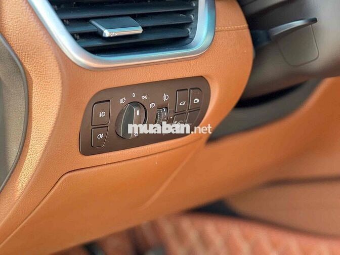 Vinfast Lux SA Premium 2021 70000 km