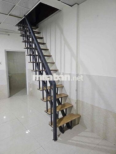 Cho thuê NC cách mt Phó Đức Chính 15m - 1pn 2wc - 1 trệt 1 lầu - Q1